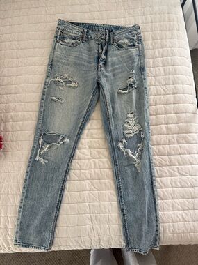 American Eagle Outfitters Light Wash Distressed Skinny Jeans